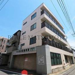 【マークハイツ】
亀戸駅北口徒歩5分のお手頃1K賃貸マンション！近所には、亀戸中央通り商店街・マックスバリュー他
コンビニ・スーパー点在で生活便利です